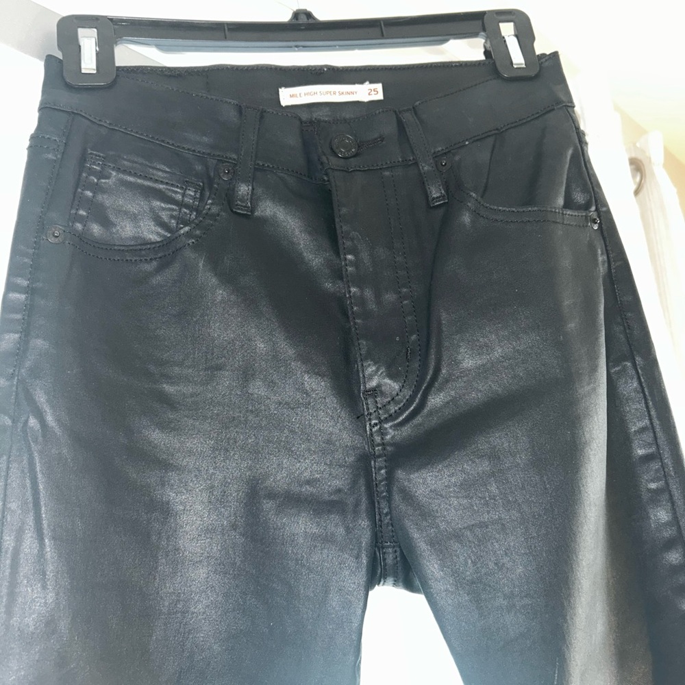 Levi mile high super skinny in coated black